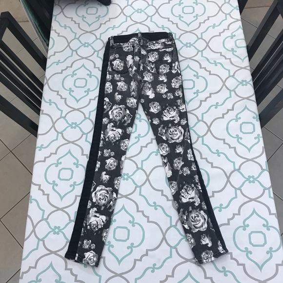 💙👖CUTE! HUDSON FLORAL SKINNY👖💙14 28” VGUC - Picture 3 of 8